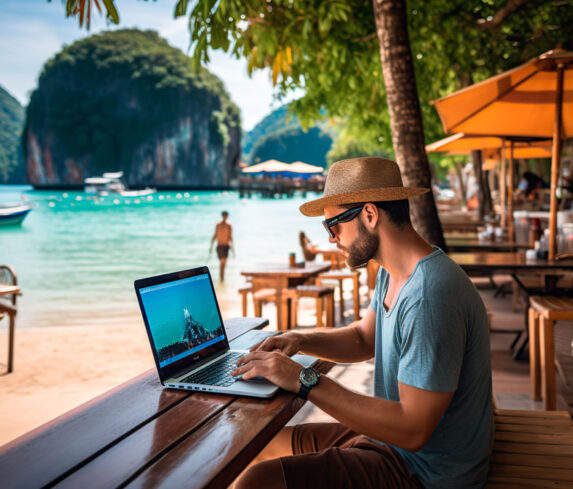 Digital-nomad-with-laptop-traveling-thailand_27291876